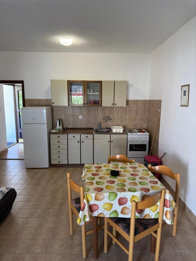 Apartmani Marko Novalja Buitenkant foto