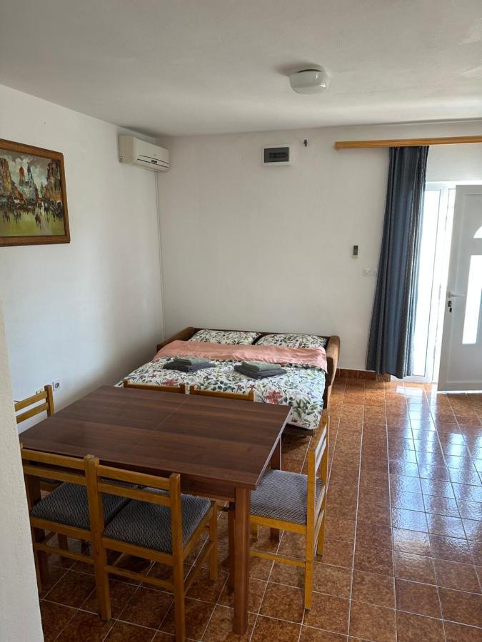 Apartmani Marko Novalja Buitenkant foto