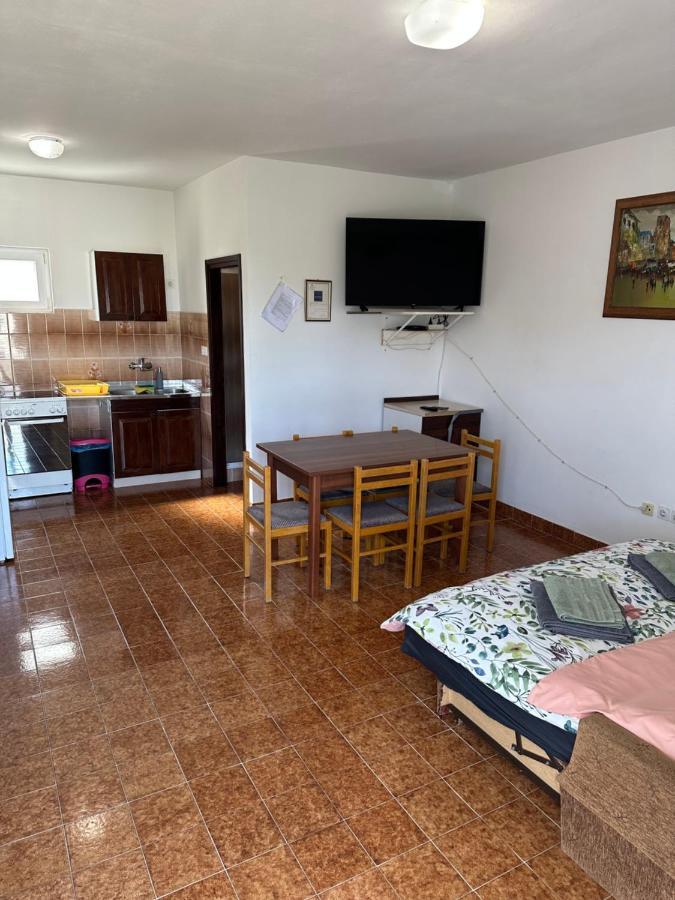 Apartmani Marko Novalja Buitenkant foto