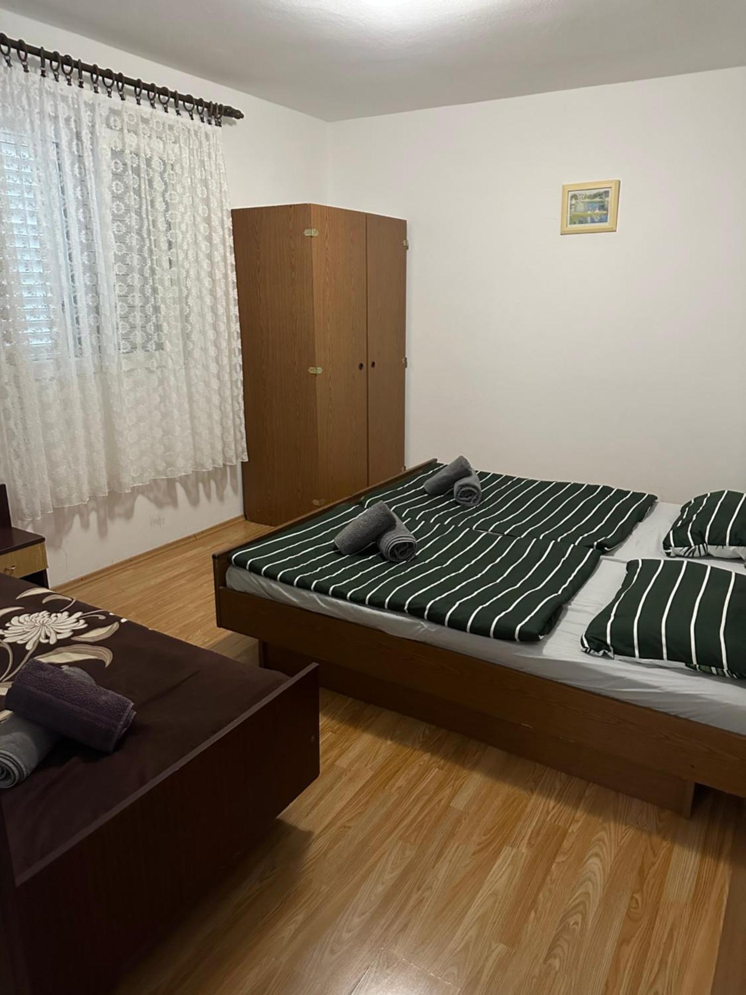 Apartmani Marko Novalja Buitenkant foto