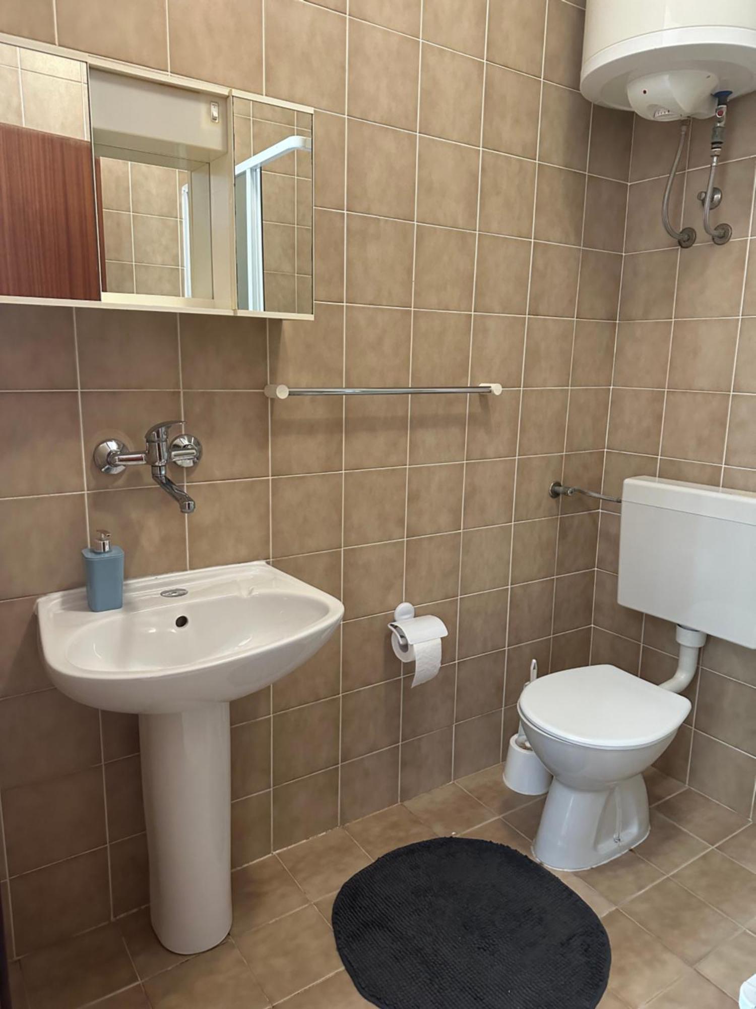 Apartmani Marko Novalja Buitenkant foto
